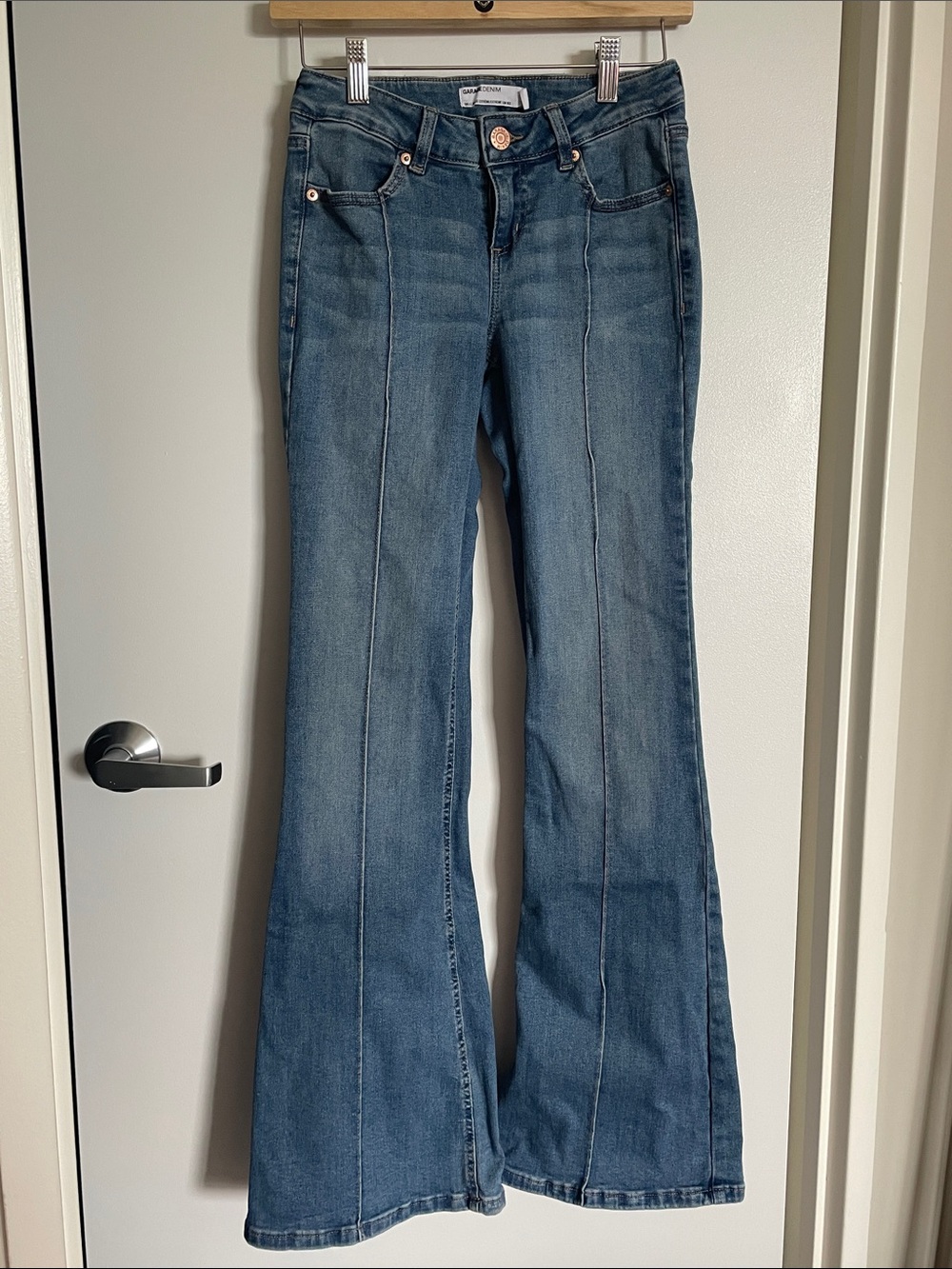 Garage Women's Low-rise Medium Blue Flare Jeans with Front Seams